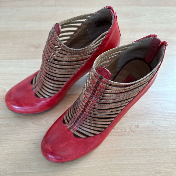 Size 7 Miz Mooz red leather booties - Picture 2 of 10
